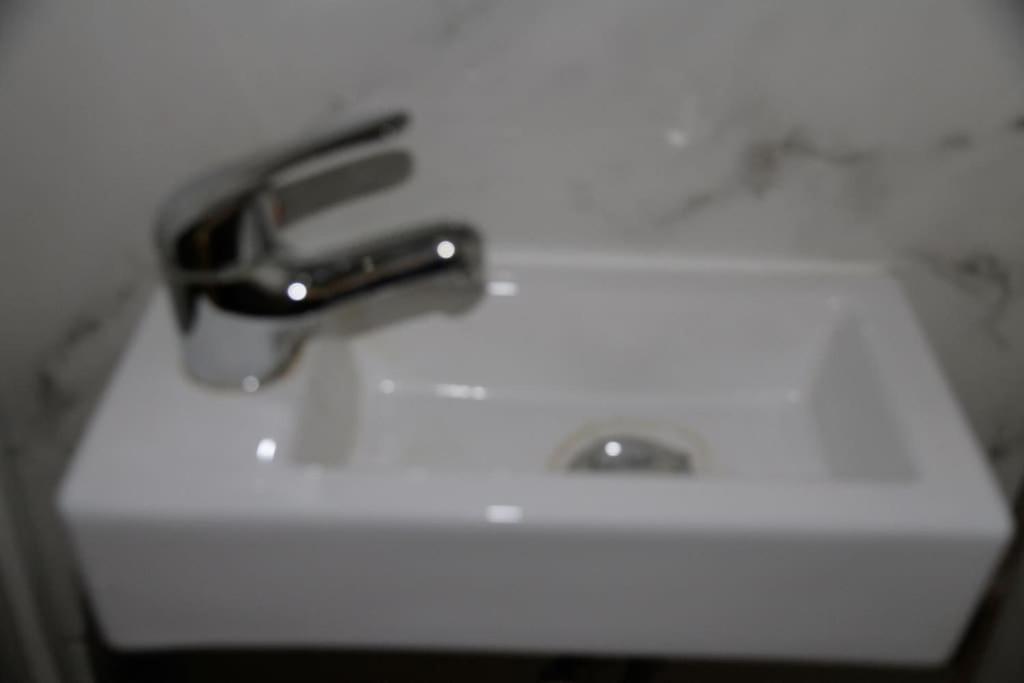 Ensuite With Kitchen Stunning Double-Bed Room In Zone 2 Londra Exterior foto